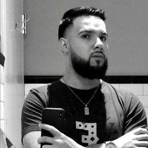 Meet your Posher, Moises